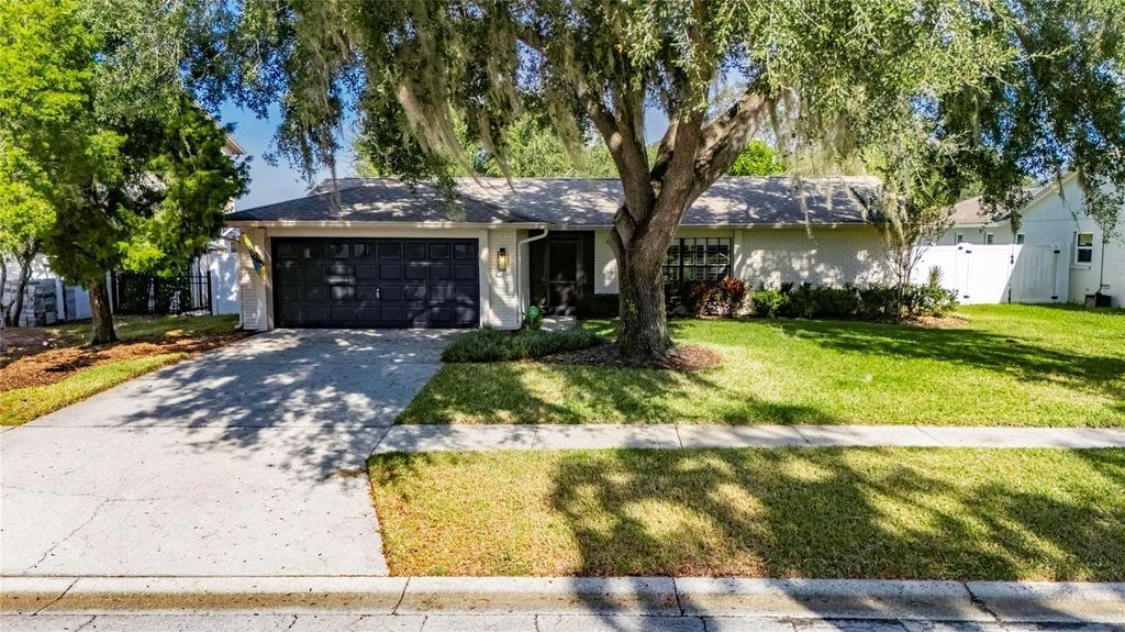 Photo of 1322 Corner Oaks Drive, Brandon, FL 33510 (MLS # TB8454227)