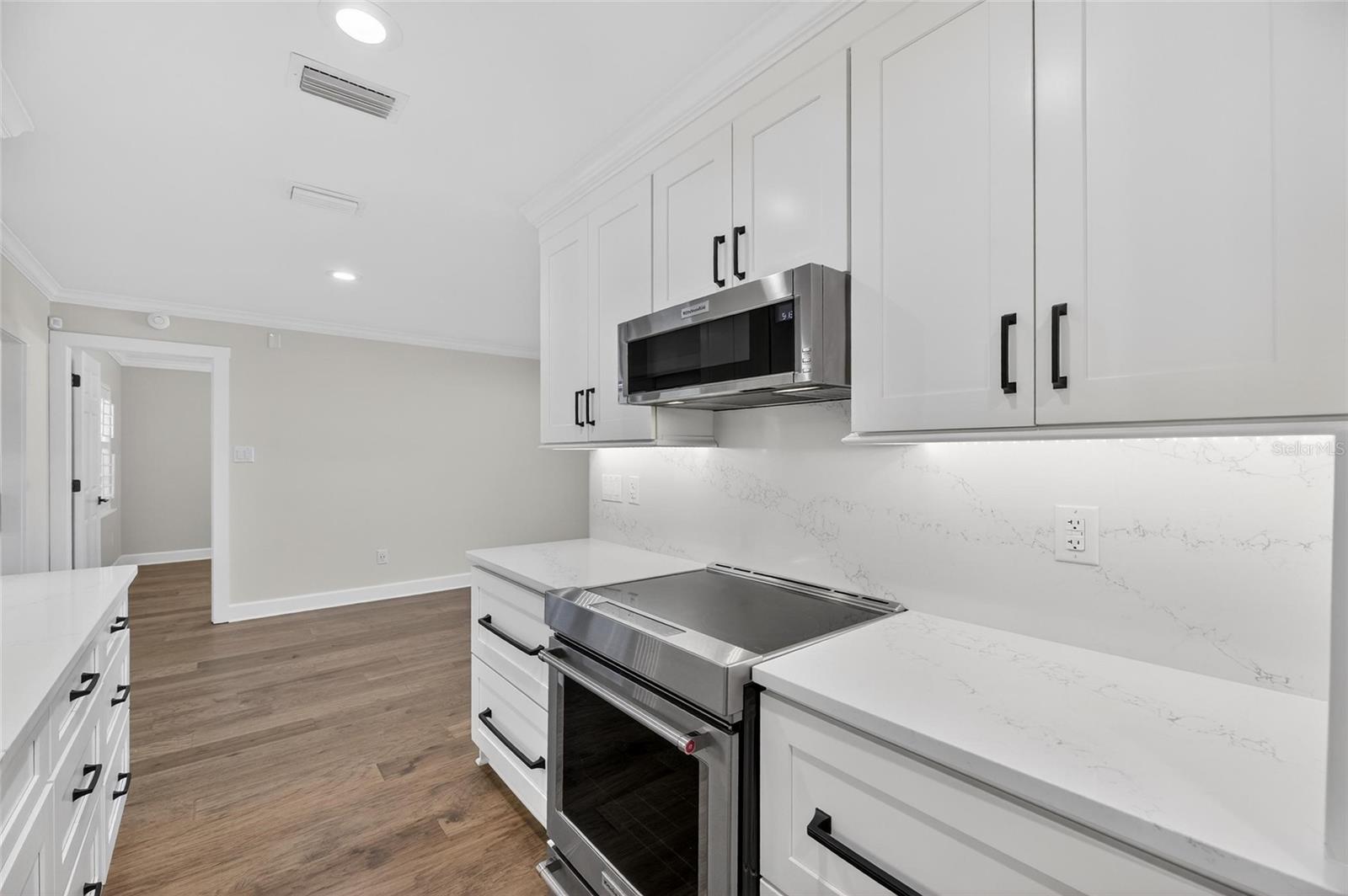 LAKEVIEW VILLAGE SEC B UNI - Residential