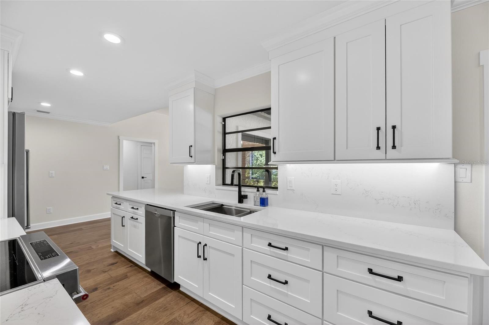 LAKEVIEW VILLAGE SEC B UNI - Residential