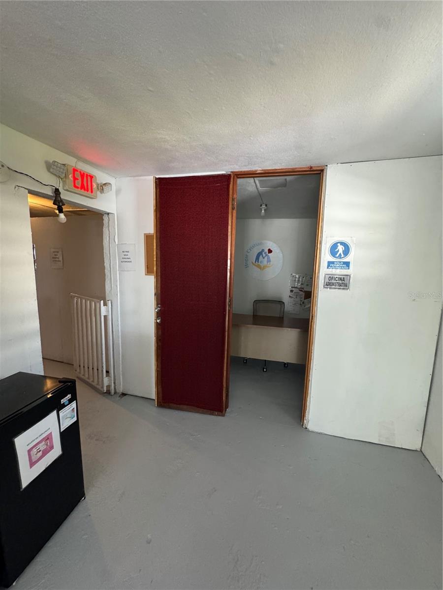 URBANIZACIÓN VILLA PRADES - Commercial Sale