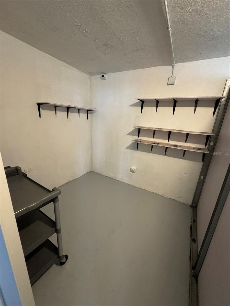 URBANIZACIÓN VILLA PRADES - Commercial Sale