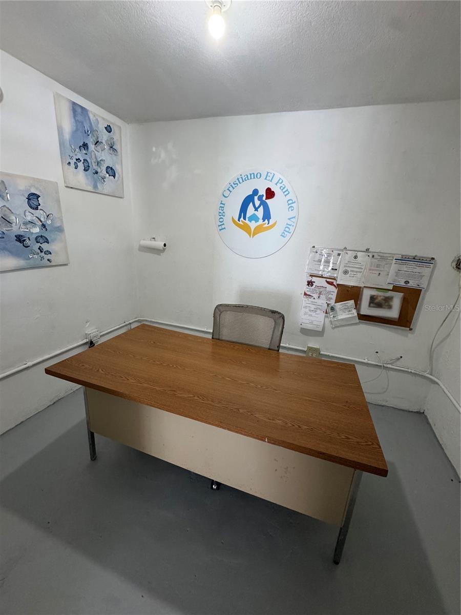 URBANIZACIÓN VILLA PRADES - Commercial Sale