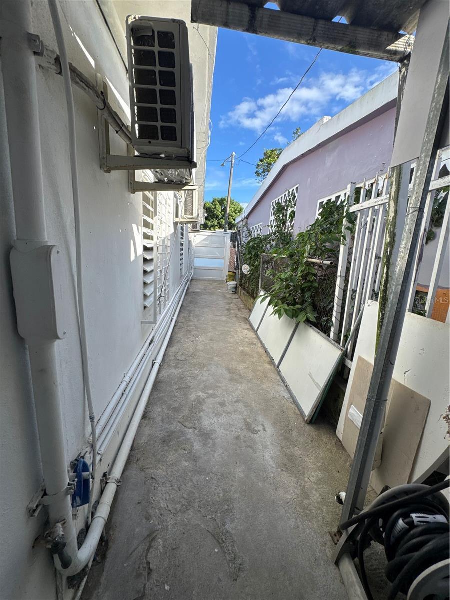 URBANIZACIÓN VILLA PRADES - Commercial Sale