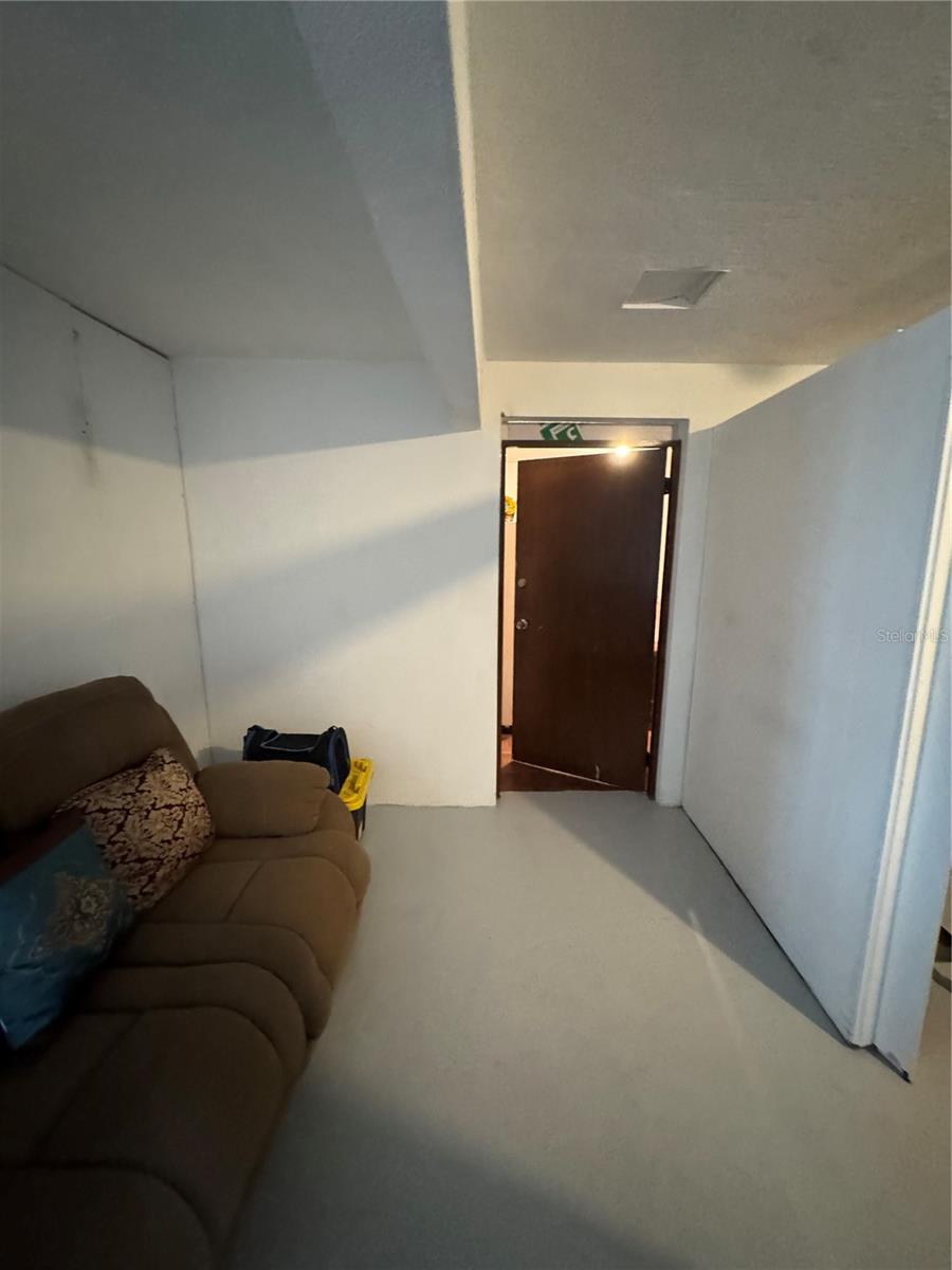 URBANIZACIÓN VILLA PRADES - Commercial Sale