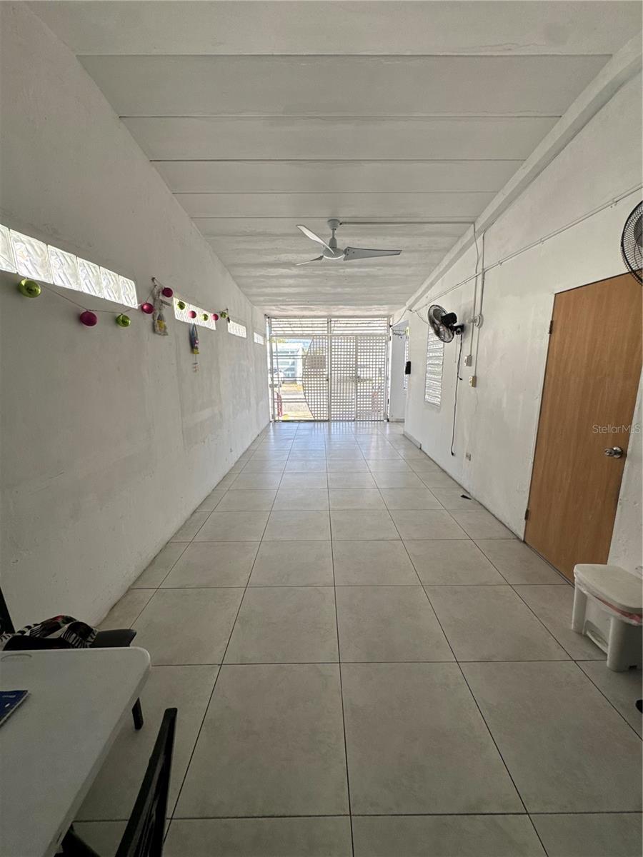 URBANIZACIÓN VILLA PRADES - Commercial Sale