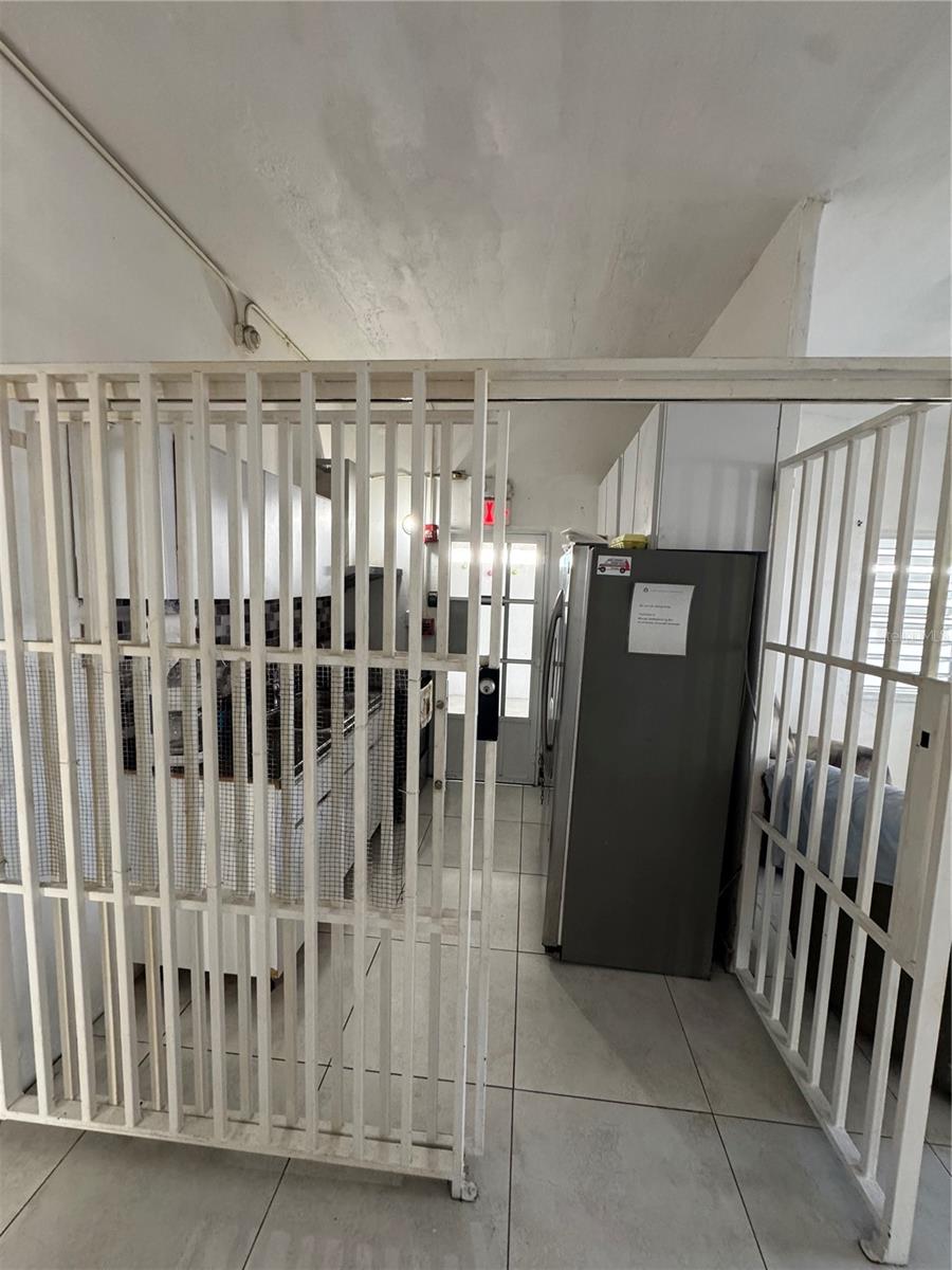 URBANIZACIÓN VILLA PRADES - Commercial Sale