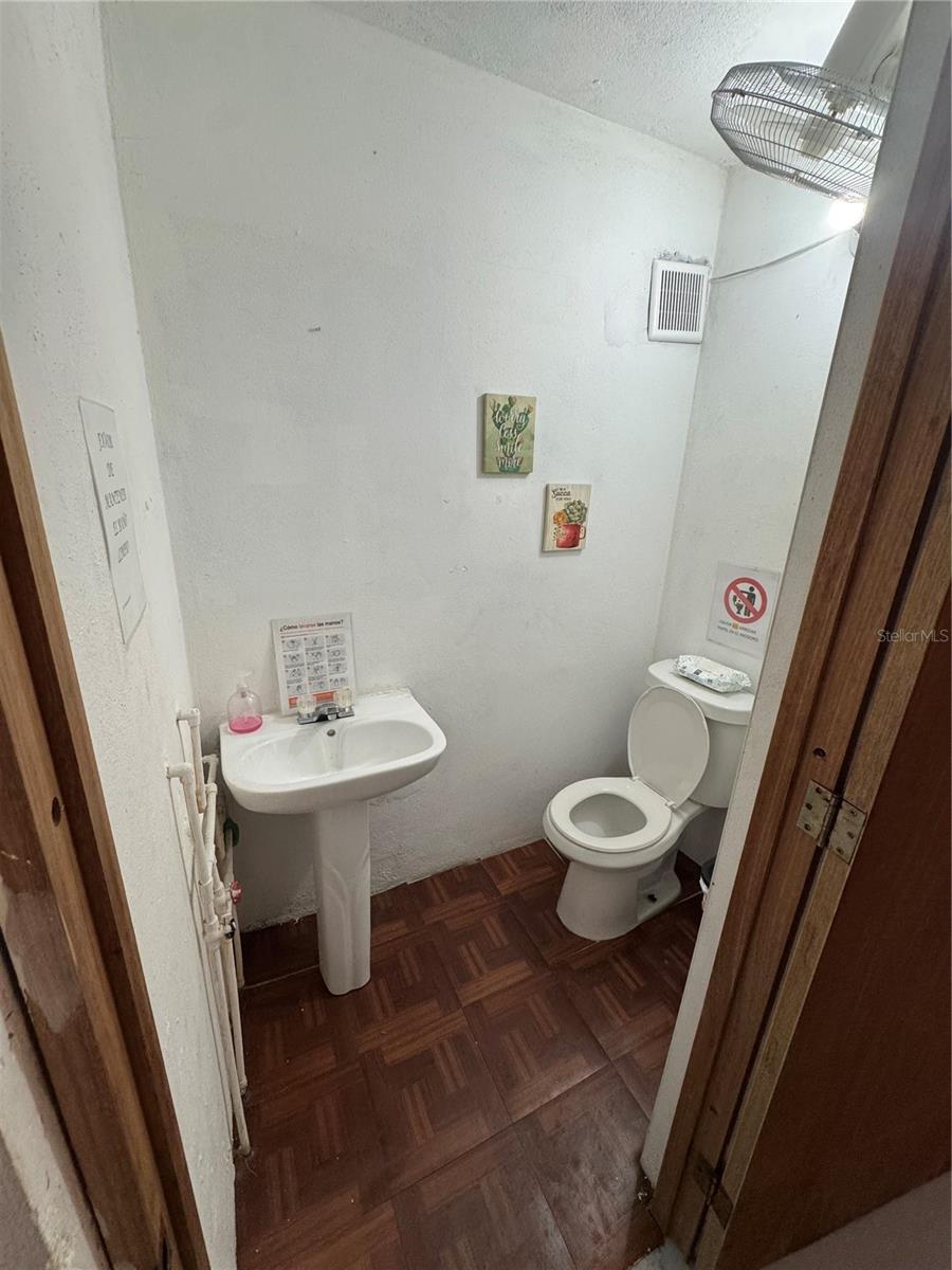 URBANIZACIÓN VILLA PRADES - Commercial Sale