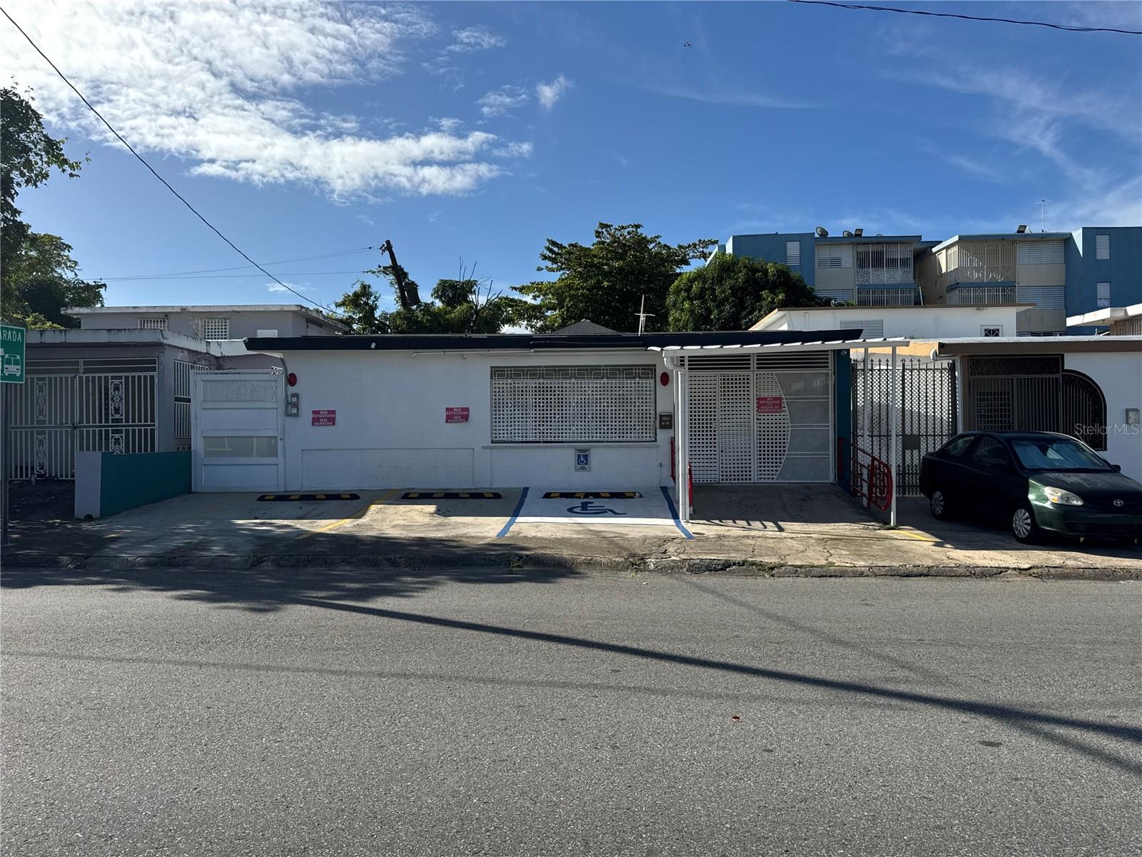 URBANIZACIÓN VILLA PRADES - Commercial Sale