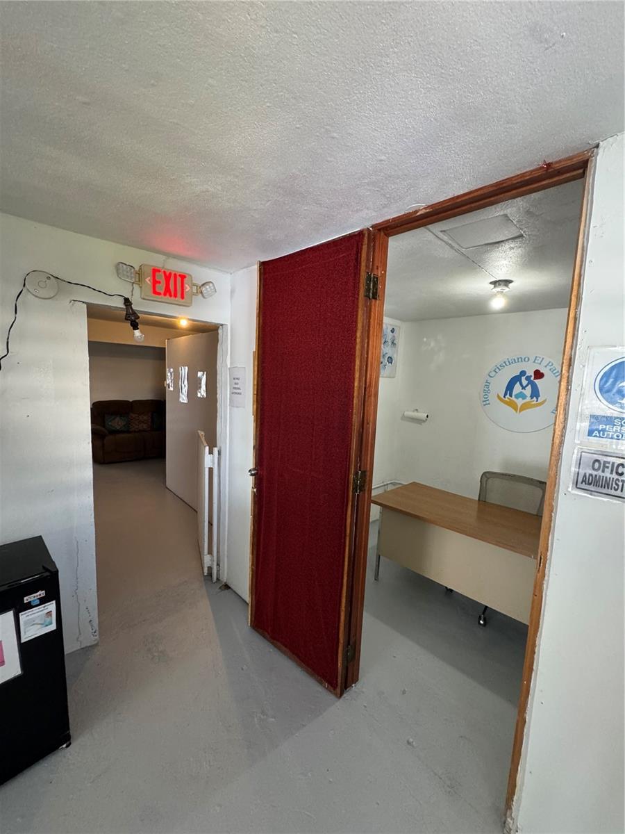 URBANIZACIÓN VILLA PRADES - Commercial Sale