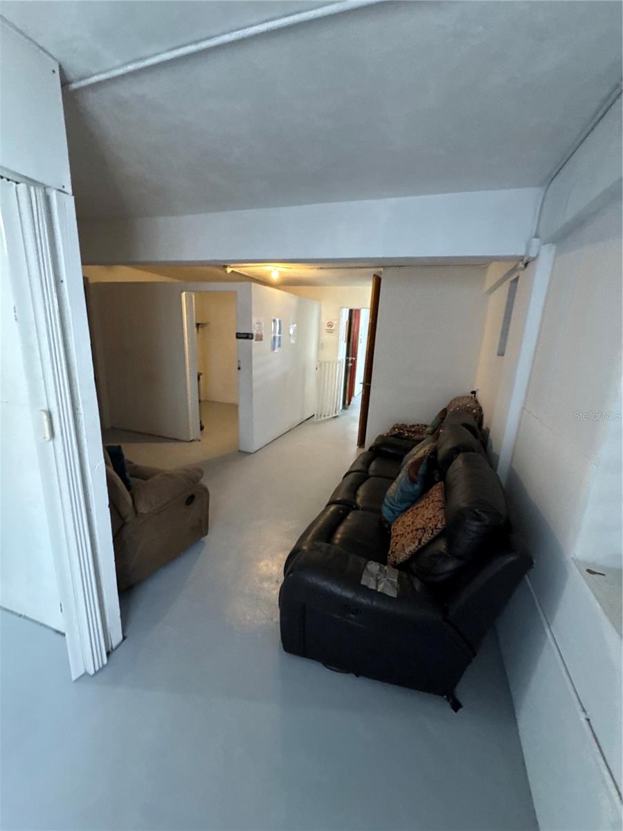 URBANIZACIÓN VILLA PRADES - Commercial Sale