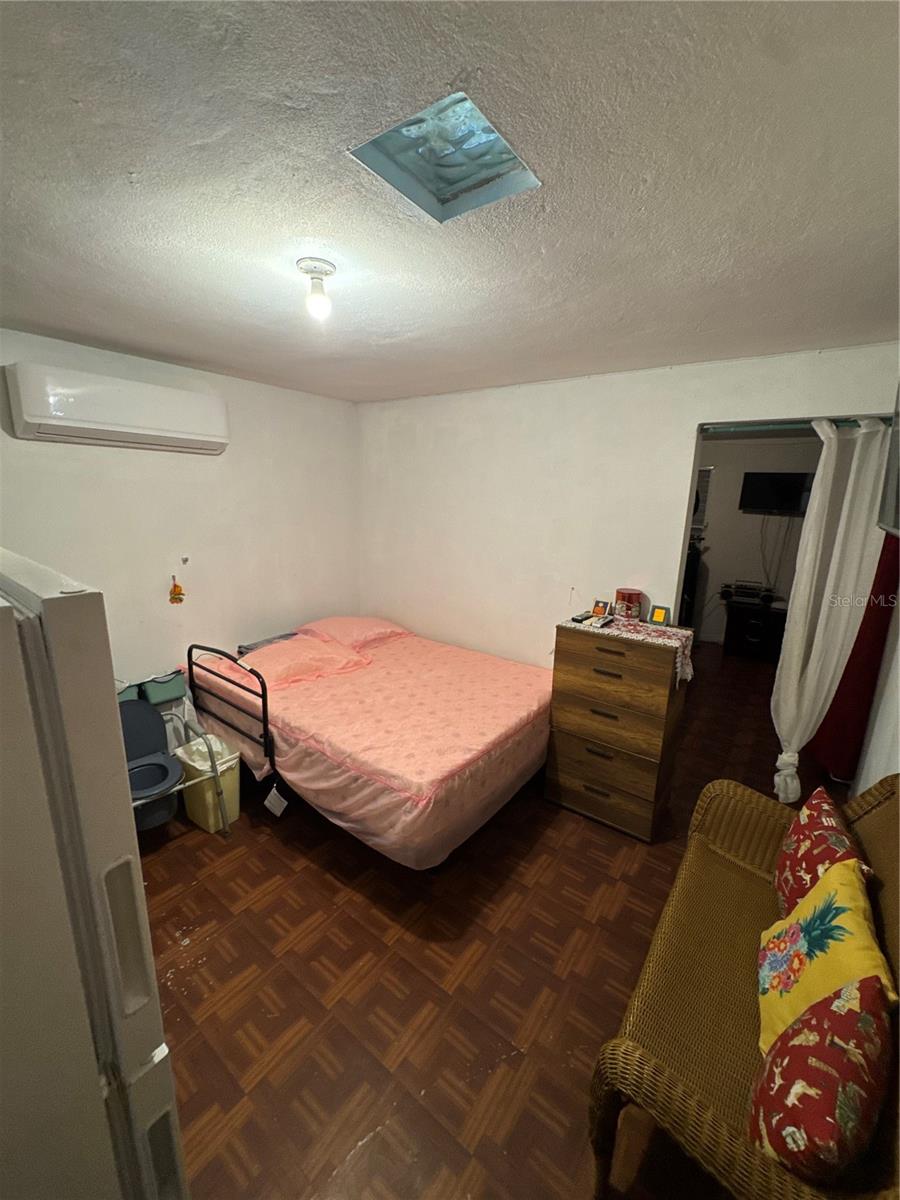 URBANIZACIÓN VILLA PRADES - Commercial Sale