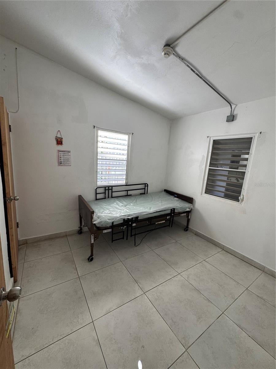 URBANIZACIÓN VILLA PRADES - Commercial Sale