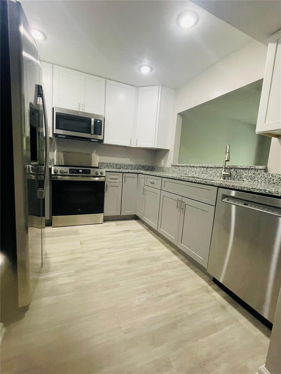 WEKIVA FAIRWAY TWNHMS - Residential
