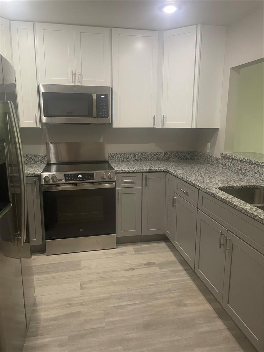 WEKIVA FAIRWAY TWNHMS - Residential