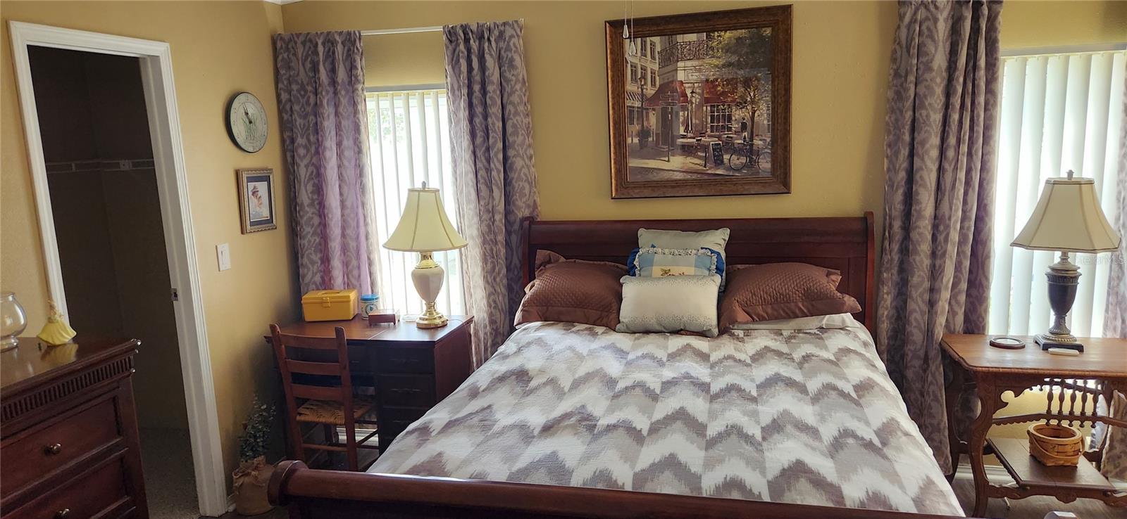 OAKS ROYAL - Residential