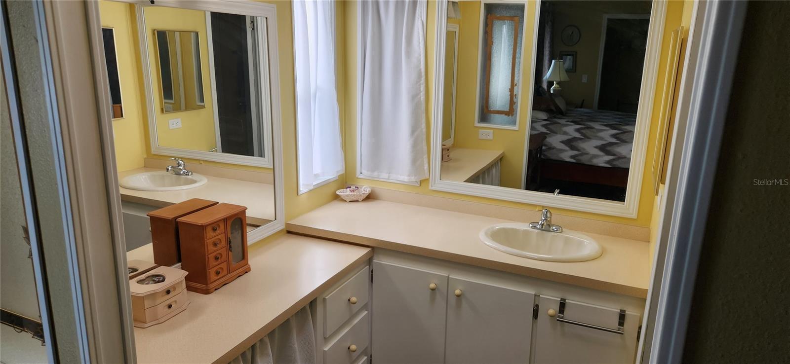 OAKS ROYAL - Residential