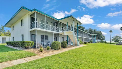 A home in LAKELAND