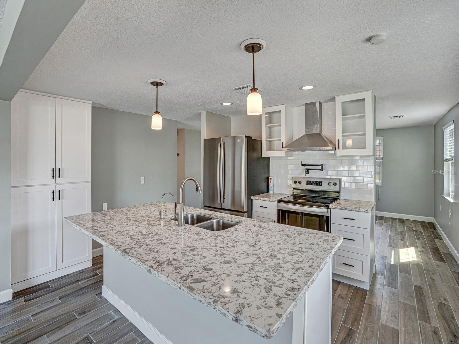 HUDSON BEACH ESTATES - Residential