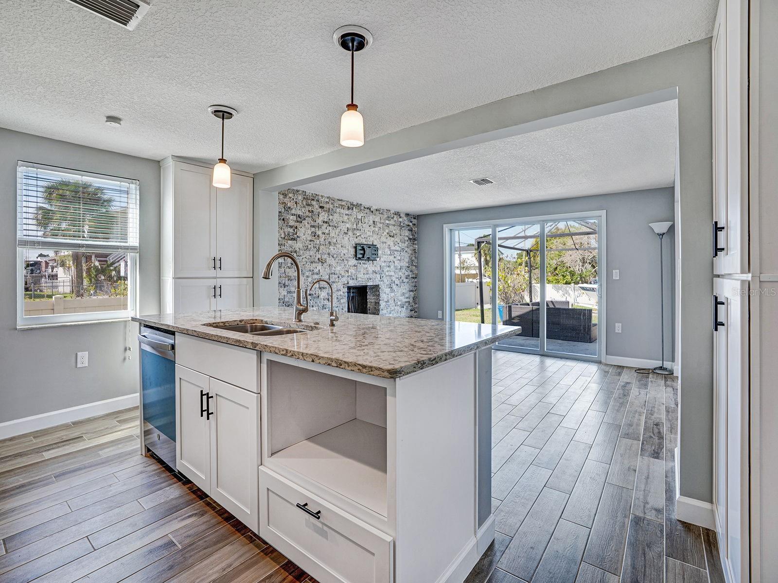 HUDSON BEACH ESTATES - Residential