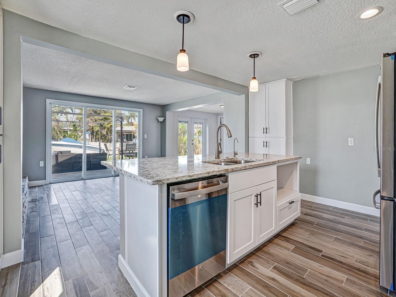 HUDSON BEACH ESTATES - Residential