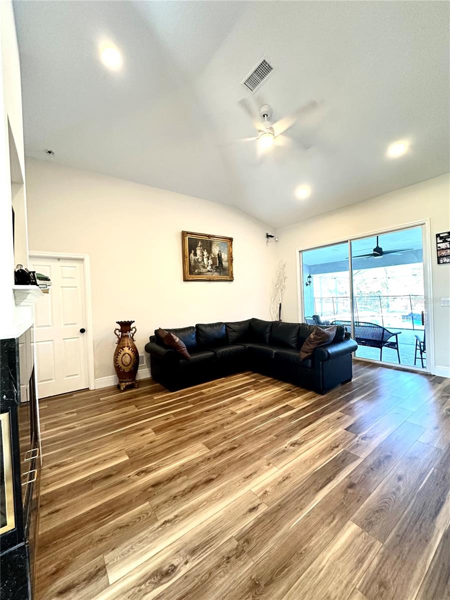 LAZY ACRES - Residential