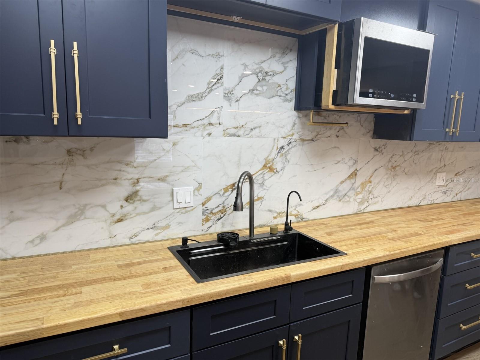 BRANDYCHASE A CONDO - Residential