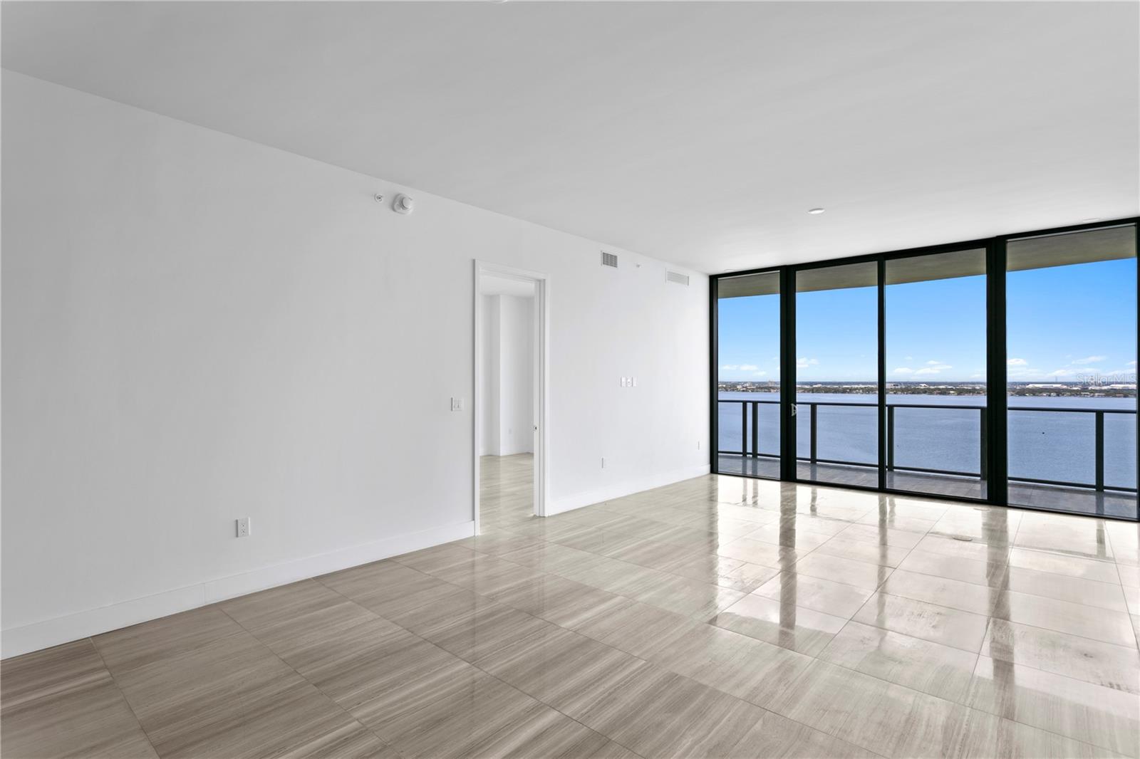 RITZ CARLTON RESIDENCES - Residential