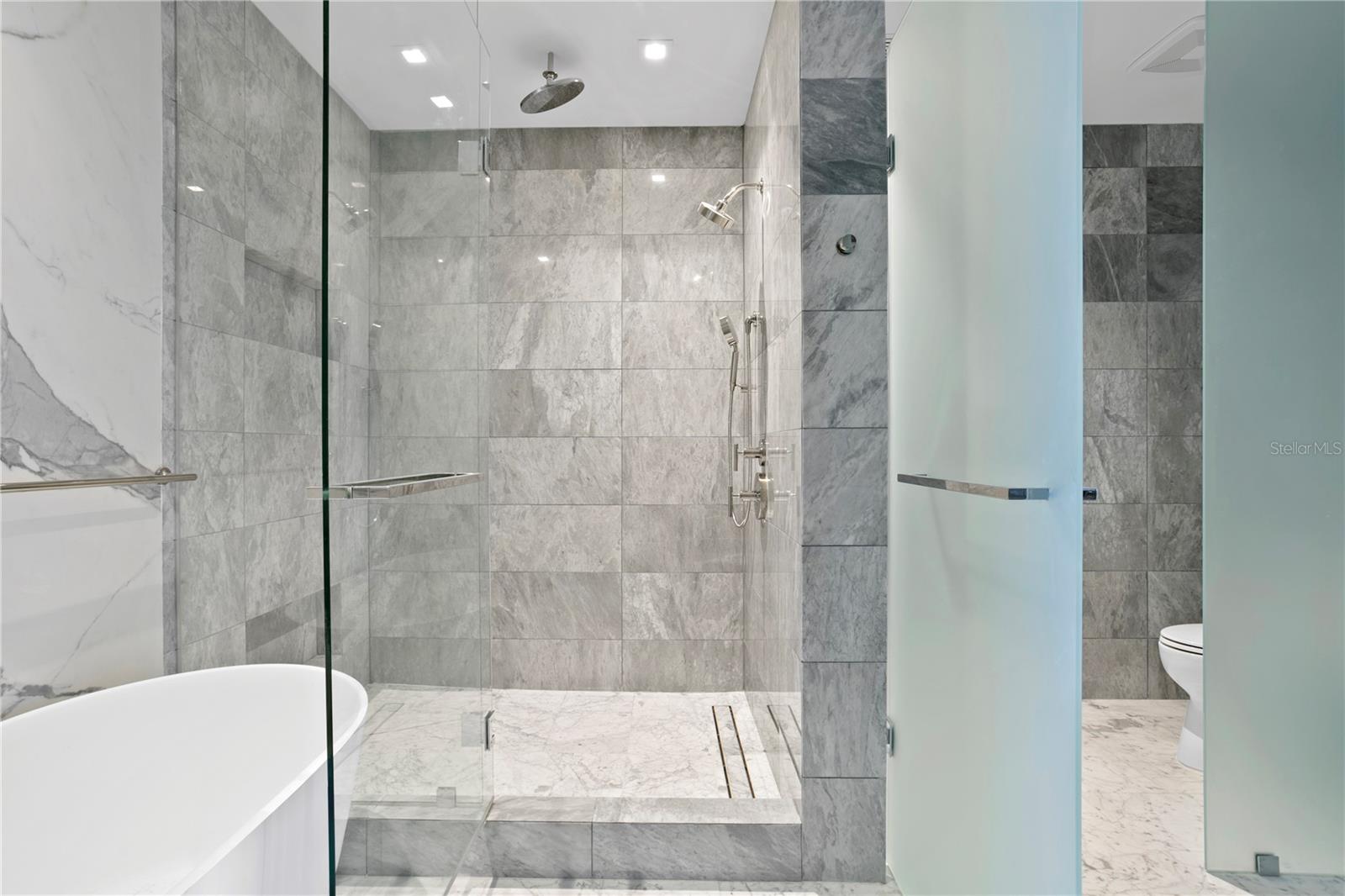 RITZ CARLTON RESIDENCES - Residential