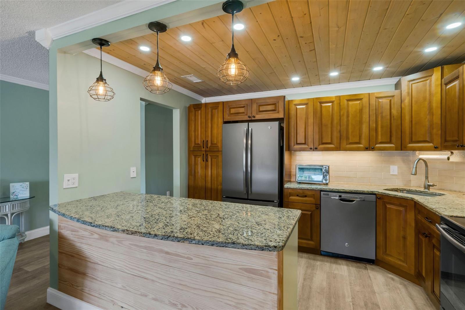 GARDENS THE CONDO - Residential