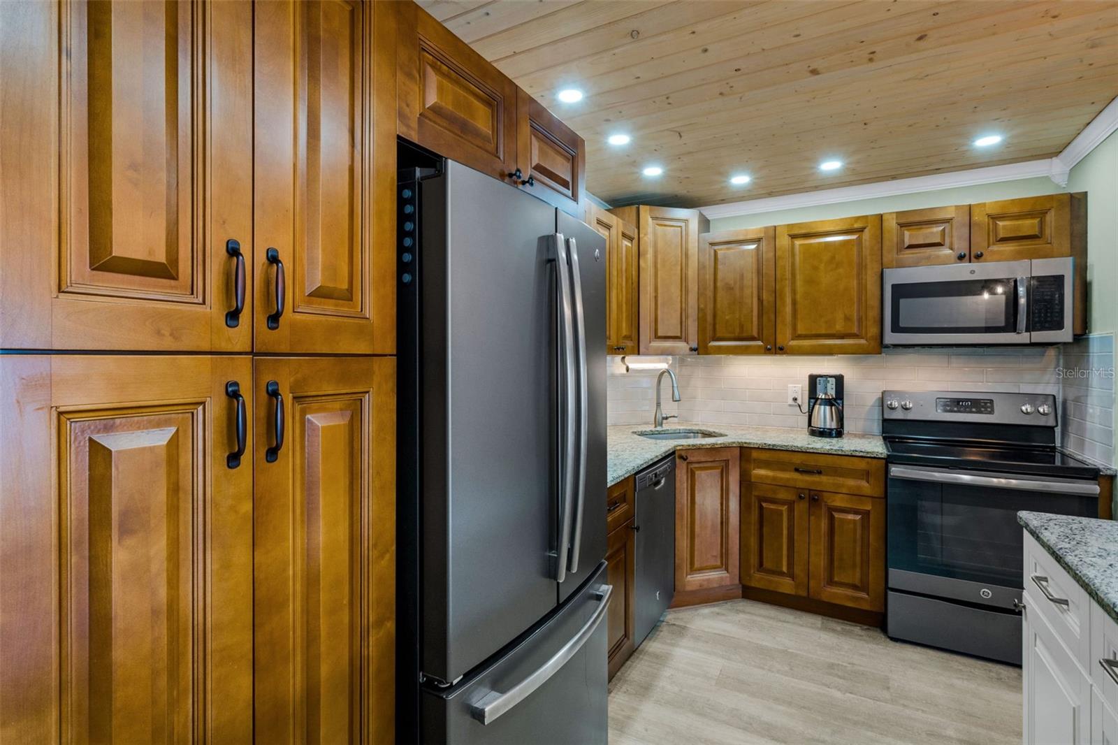 GARDENS THE CONDO - Residential