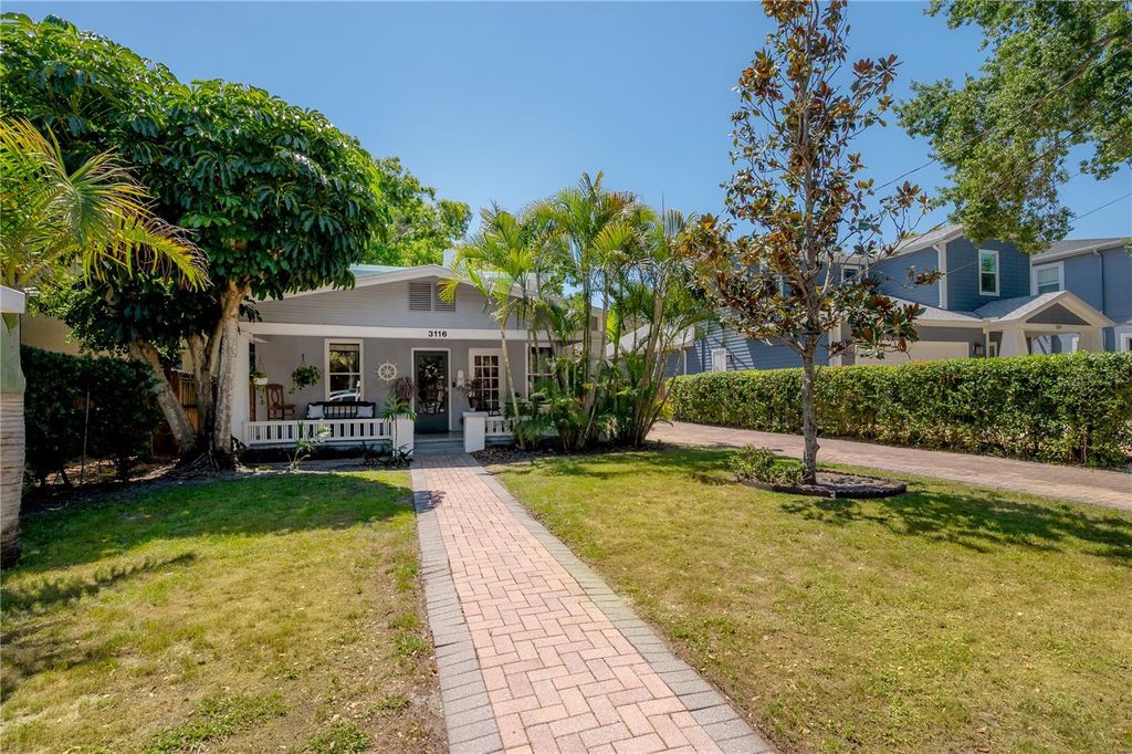 Photo of 3116 W Wallcraft Ave, Tampa, FL 33611 (MLS # TB8429640)