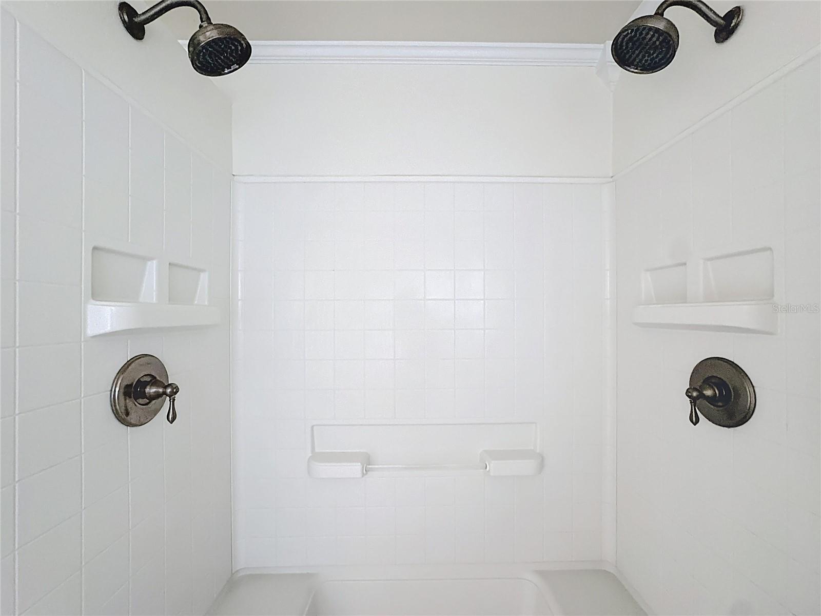 MOUNT DORA GULLERS HOMESTEAD - Residential