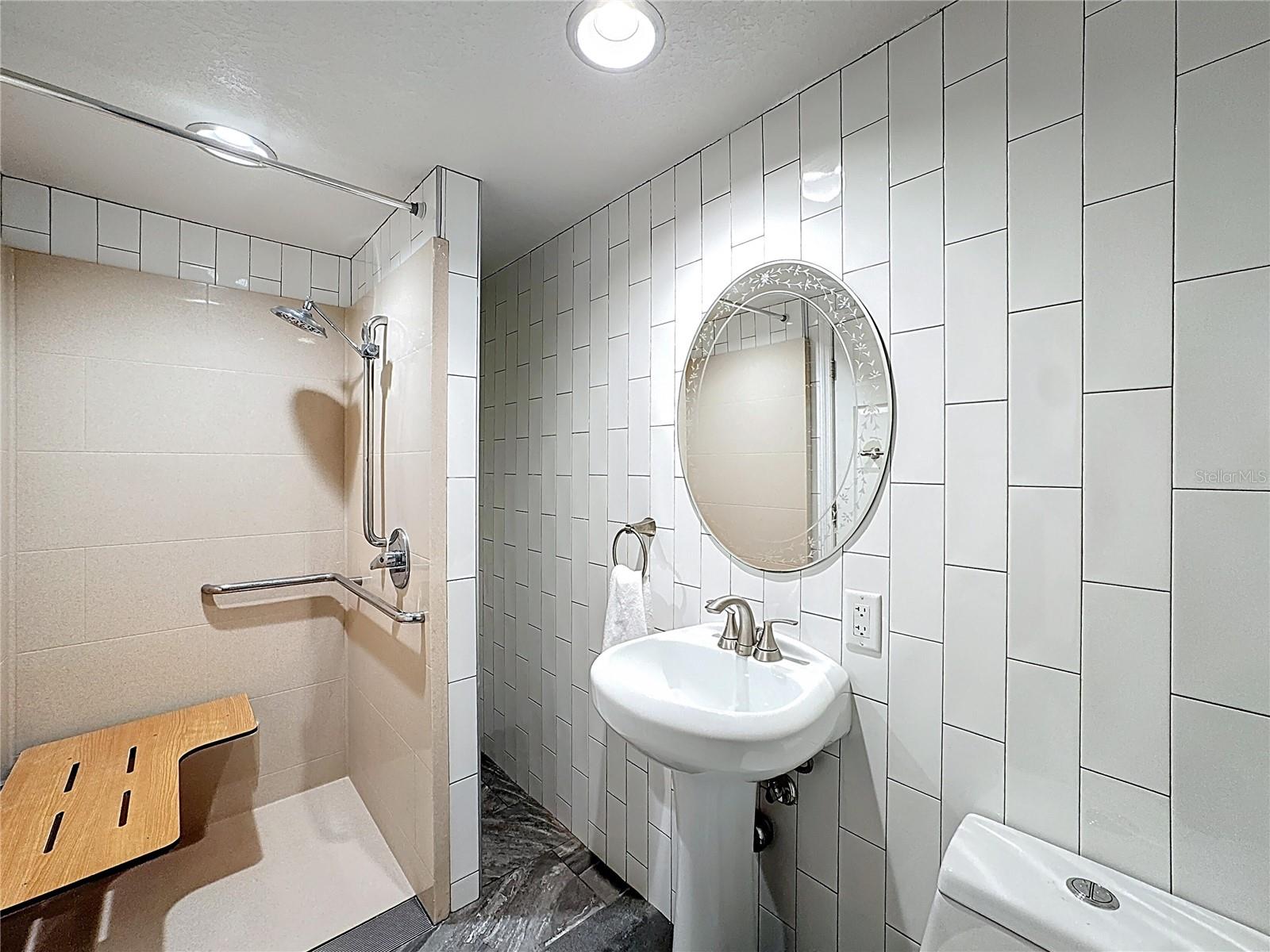 MOUNT DORA GULLERS HOMESTEAD - Residential