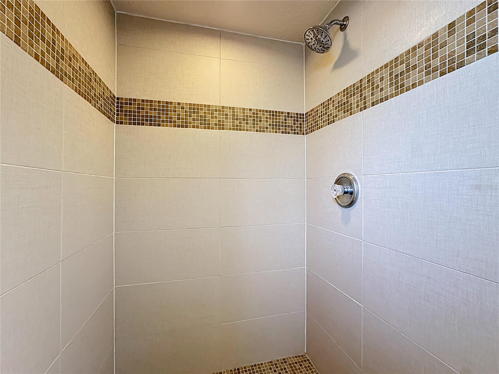 MOUNT DORA GULLERS HOMESTEAD - Residential