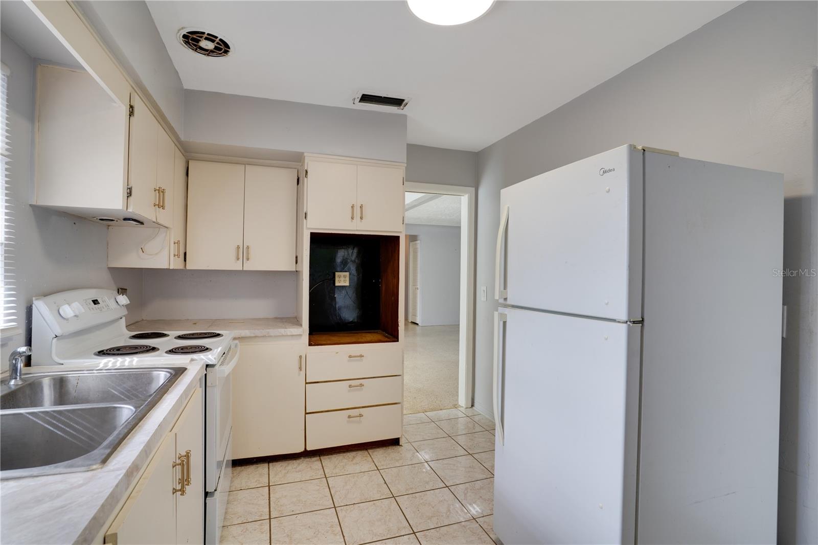 PASADENA ESTATES SEC F - Residential