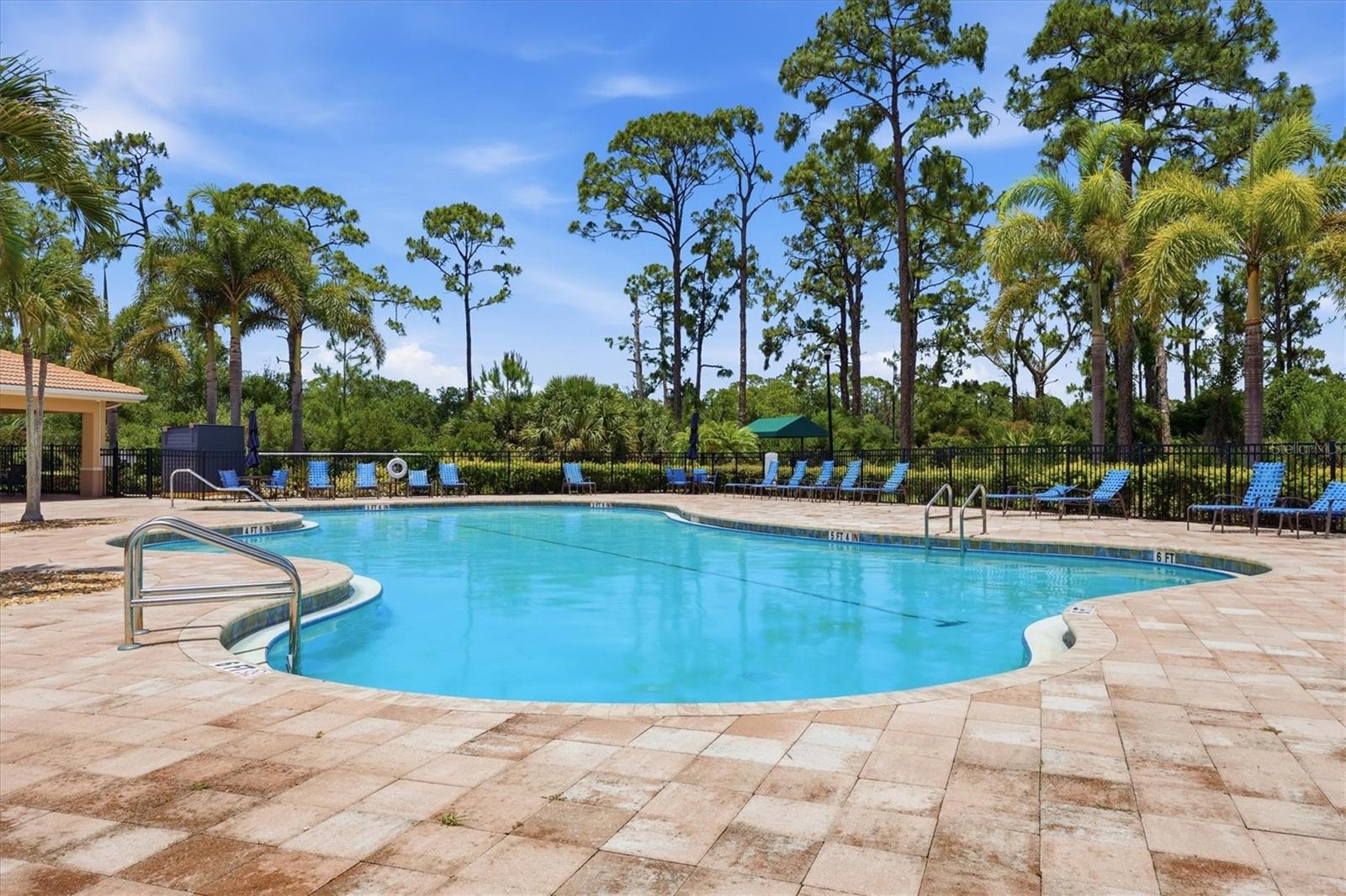 CARIBBEAN VILLAGE - Residential