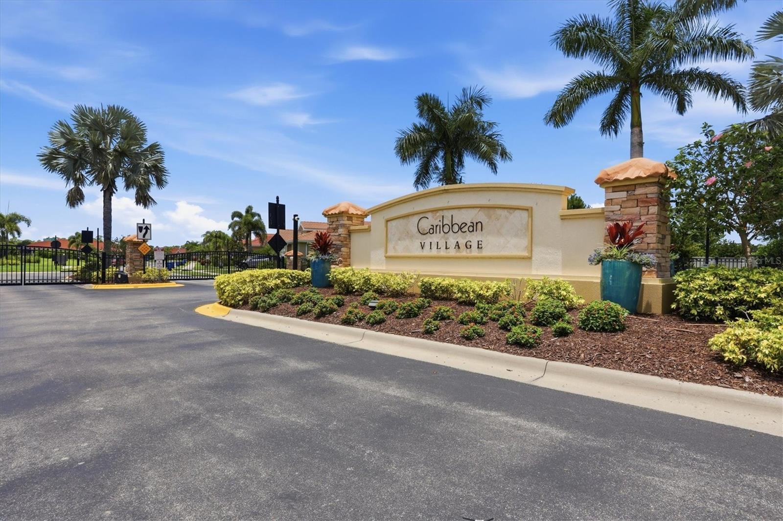CARIBBEAN VILLAGE - Residential