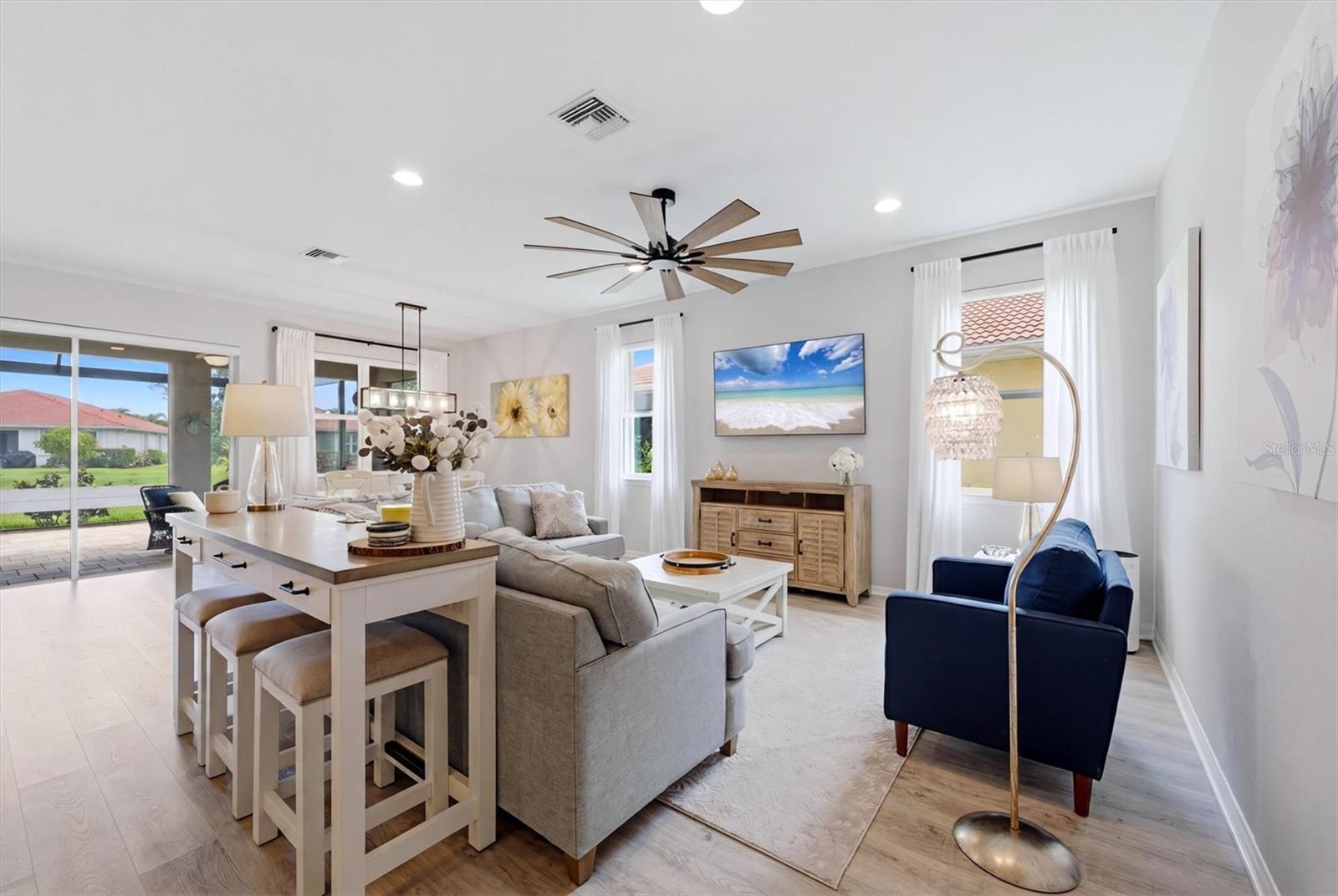 CARIBBEAN VILLAGE - Residential