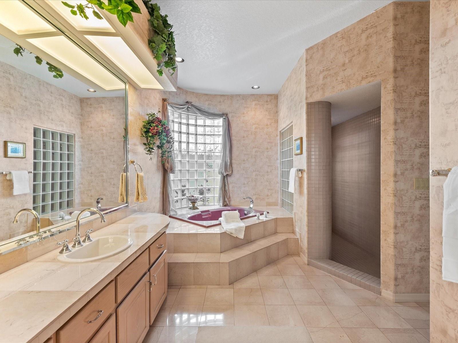 SAIL HARBOR - Residential