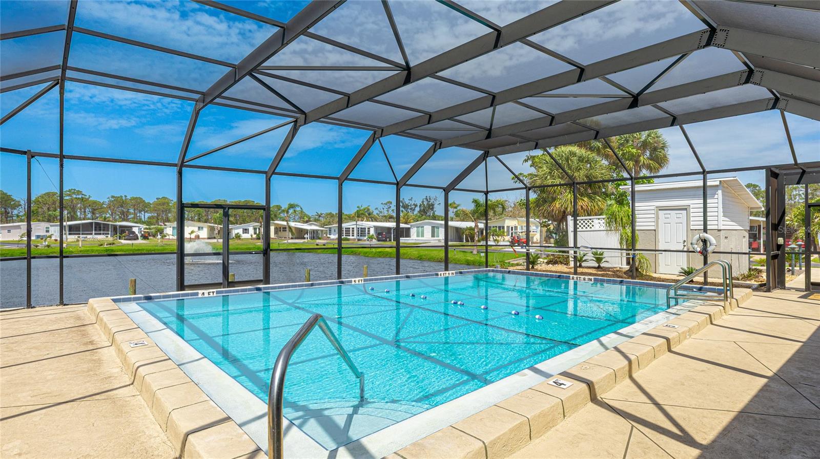 POLYNESIAN VILLAGE - Residential