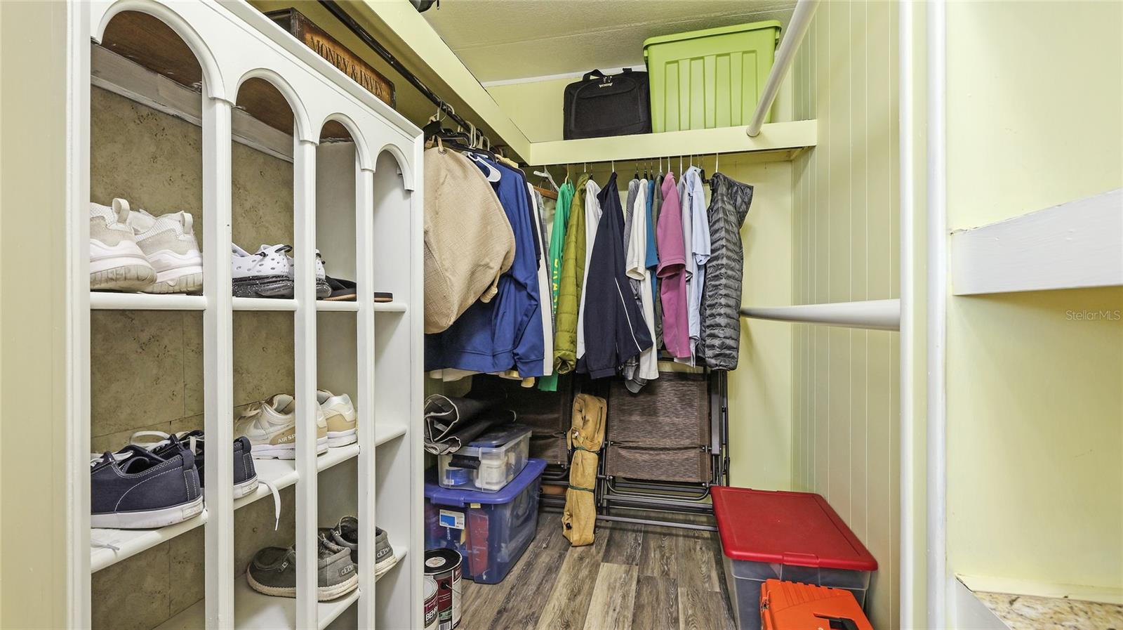 POLYNESIAN VILLAGE - Residential