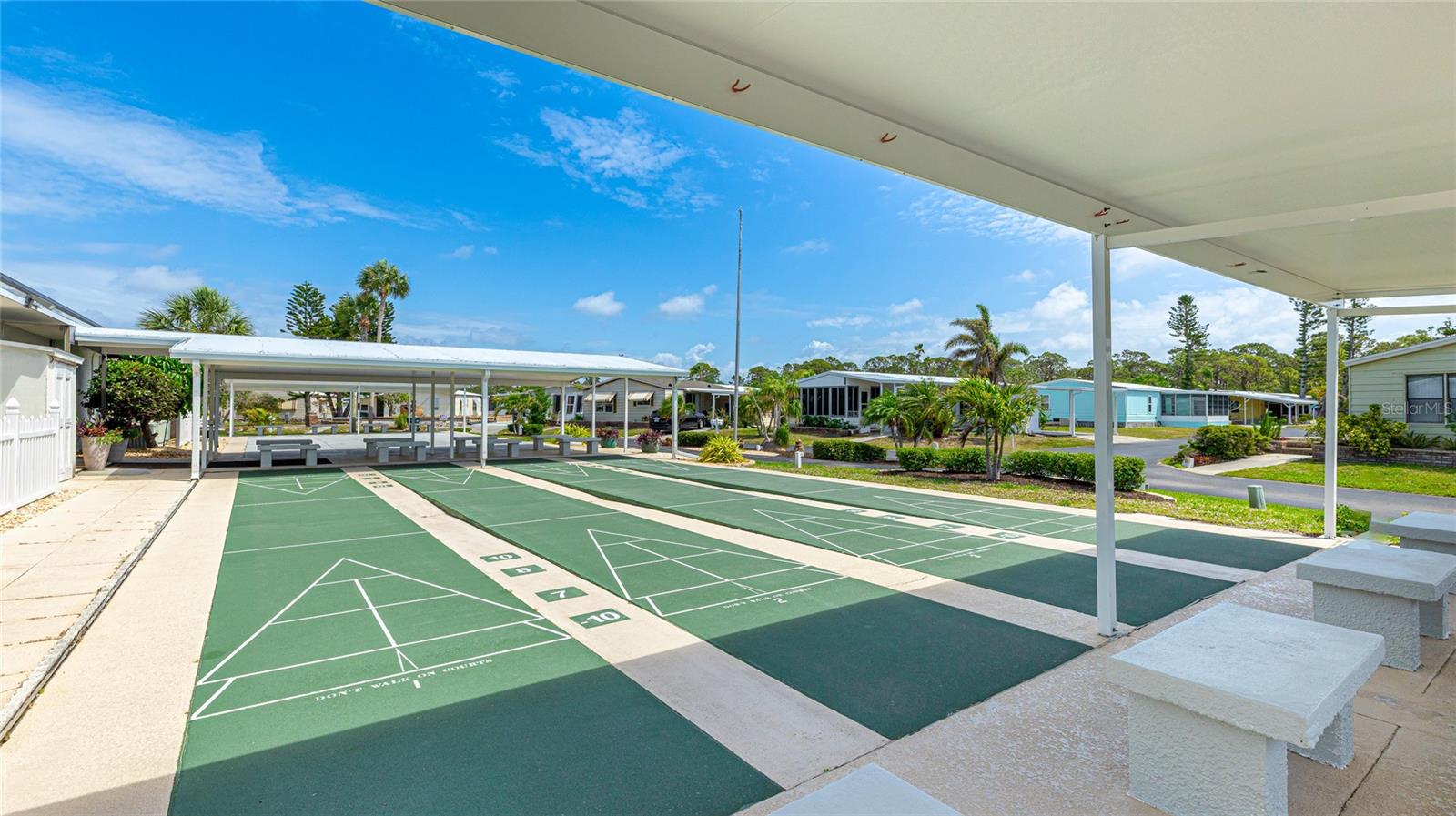 POLYNESIAN VILLAGE - Residential