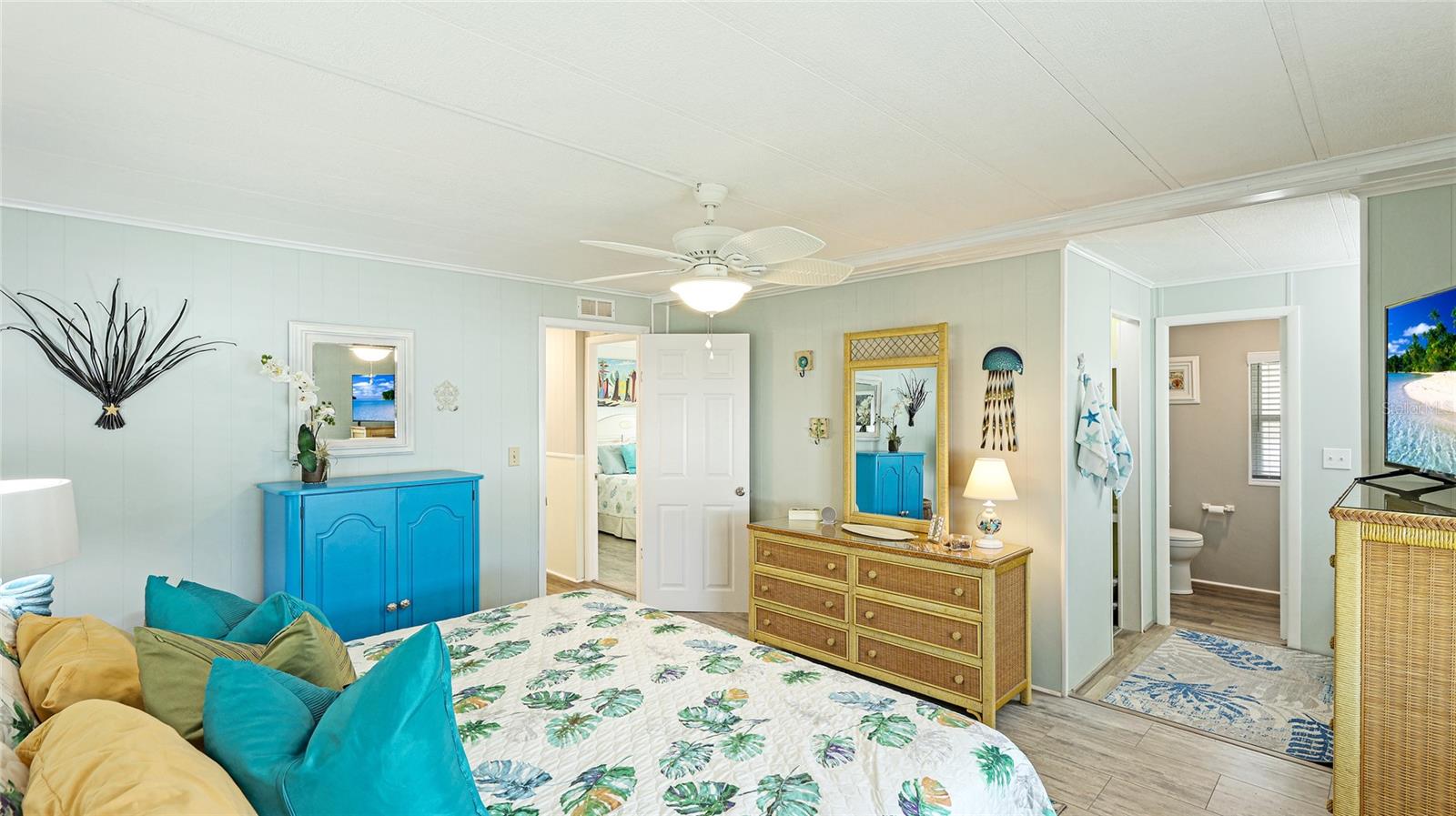 POLYNESIAN VILLAGE - Residential