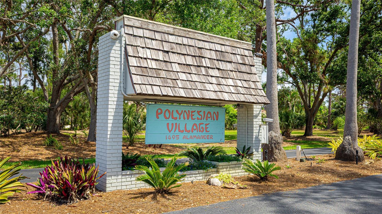 POLYNESIAN VILLAGE - Residential