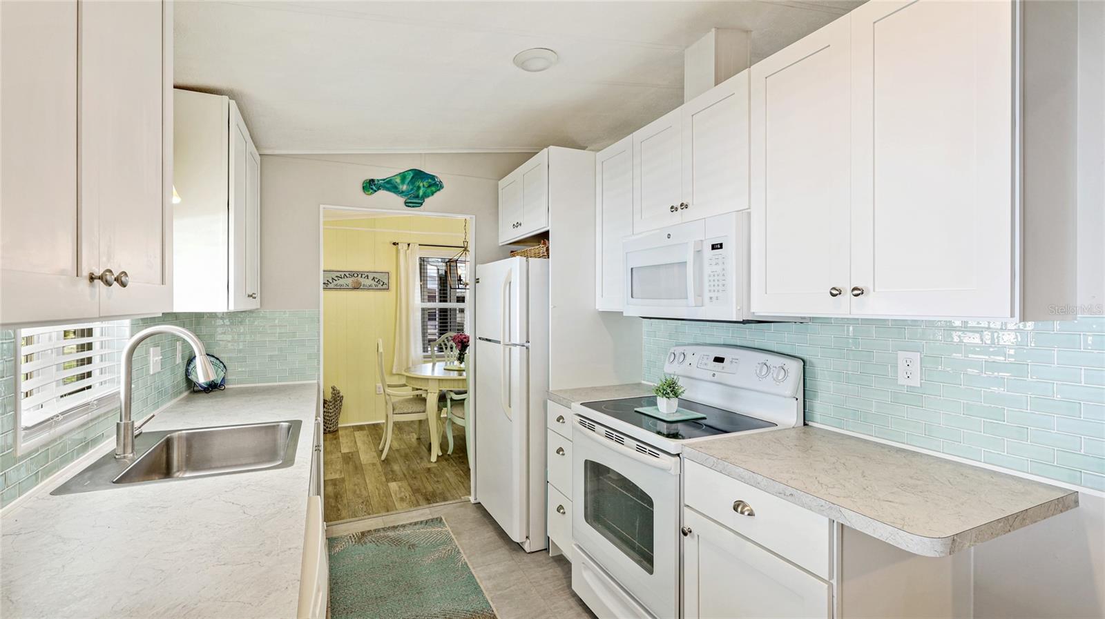 POLYNESIAN VILLAGE - Residential