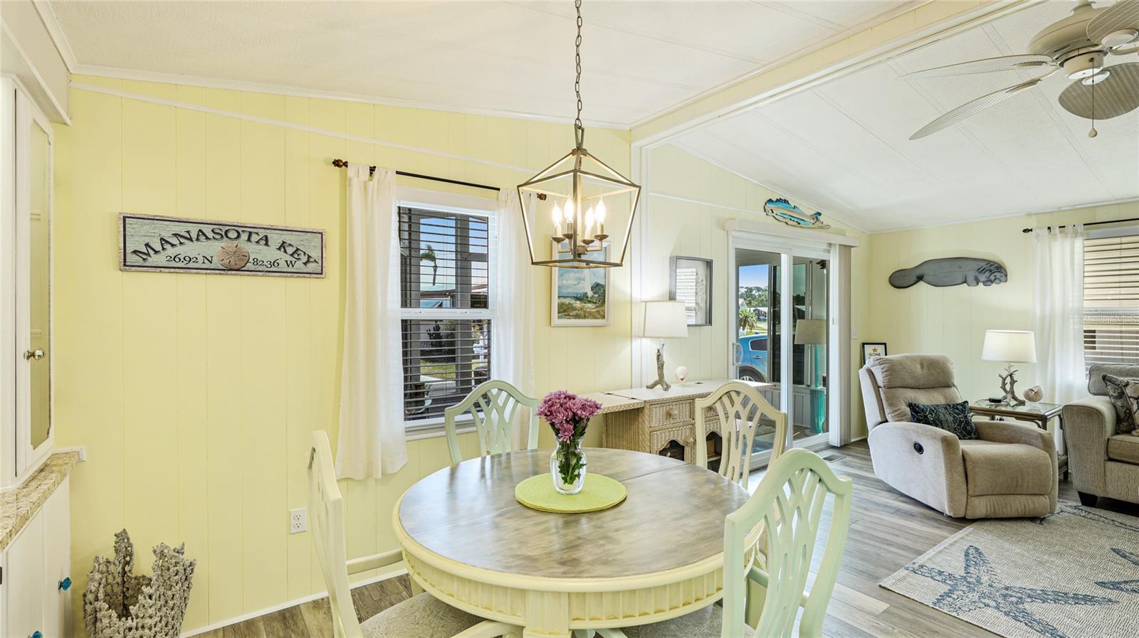 POLYNESIAN VILLAGE - Residential