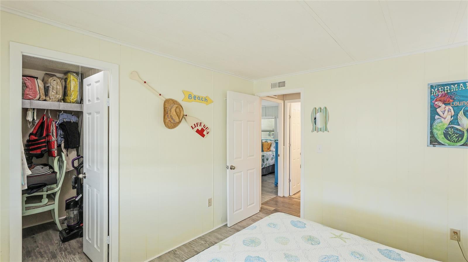 POLYNESIAN VILLAGE - Residential