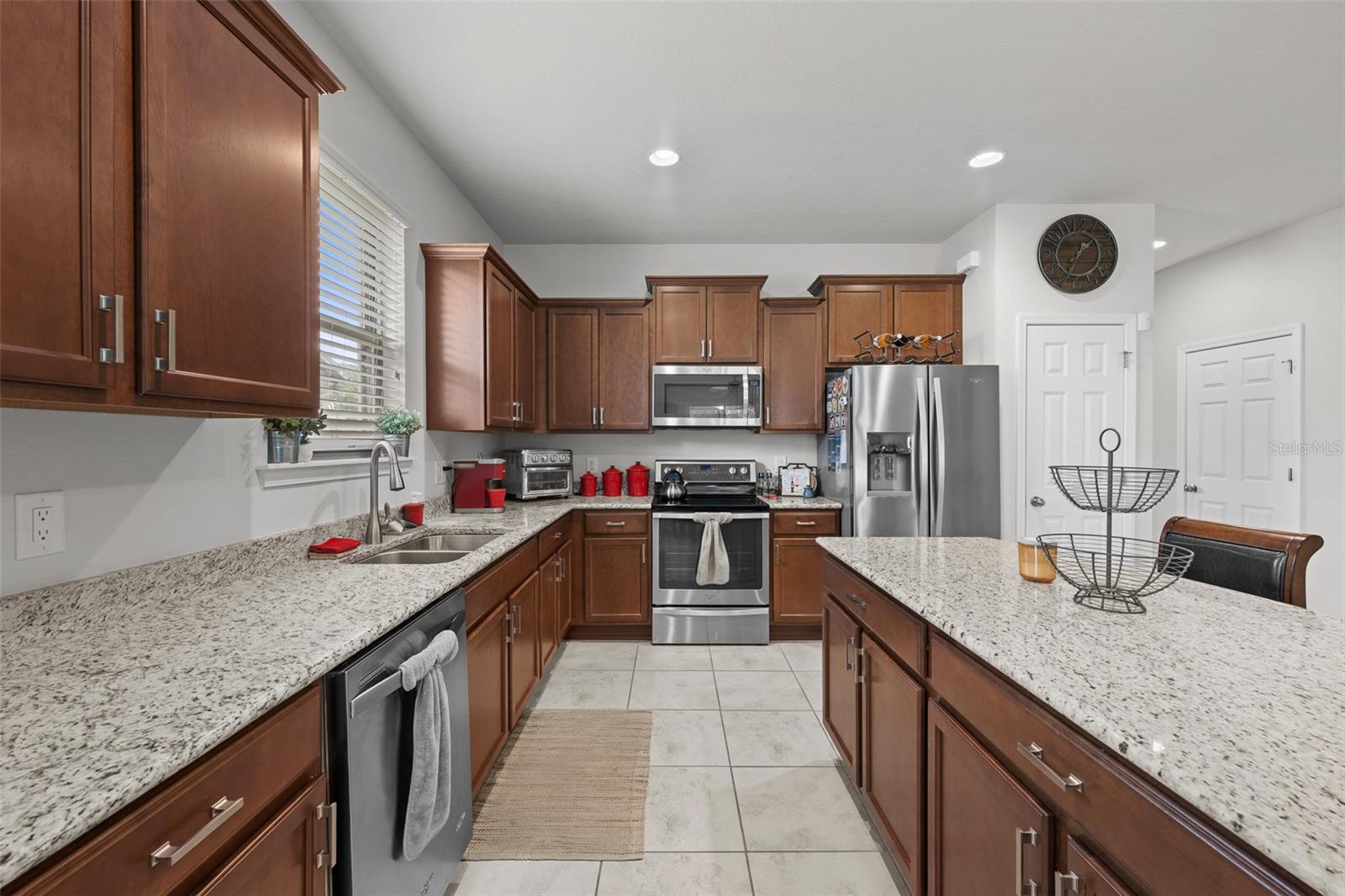 1827 TRILLIUM BOULEVARD