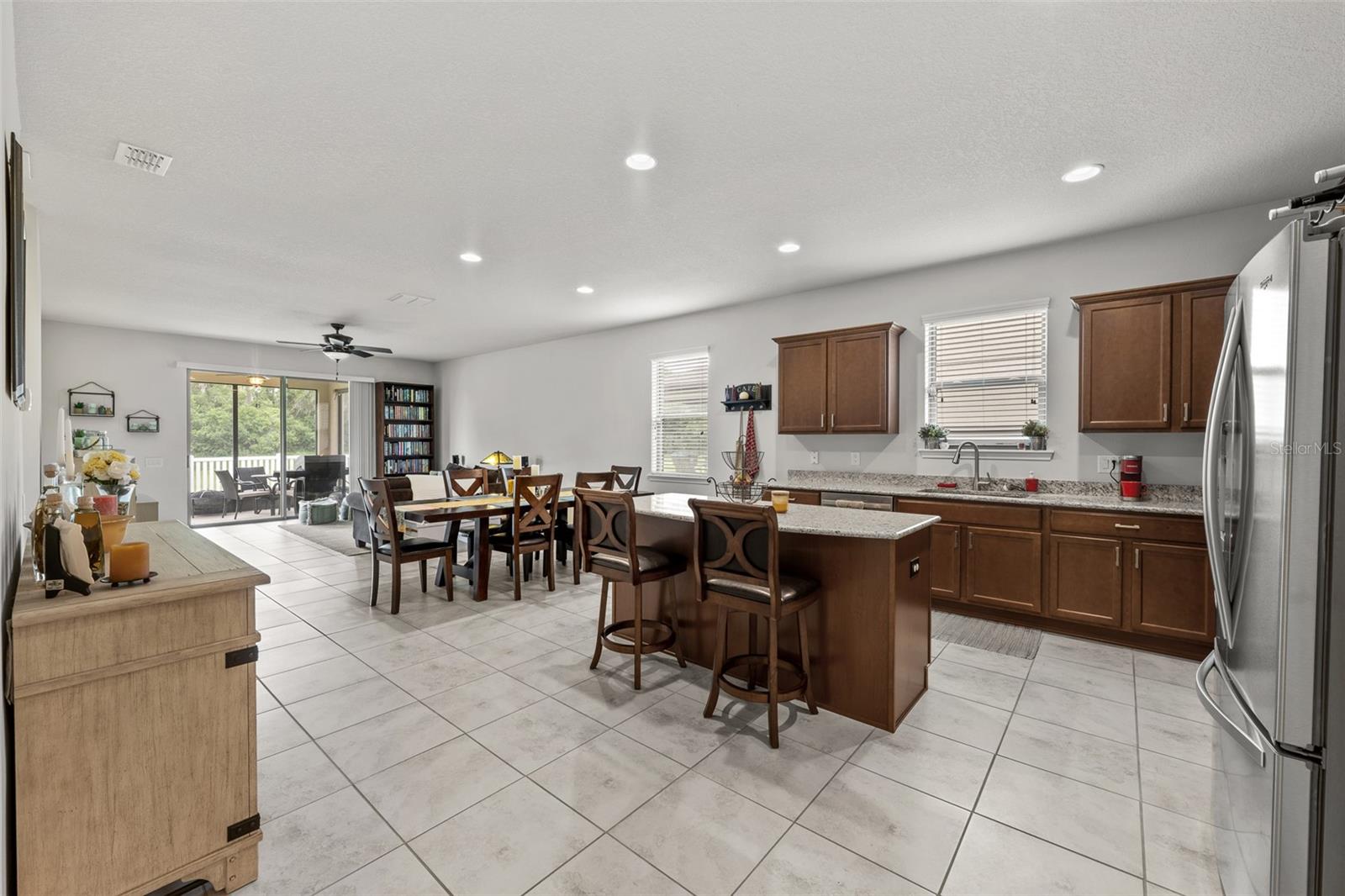 1827 TRILLIUM BOULEVARD