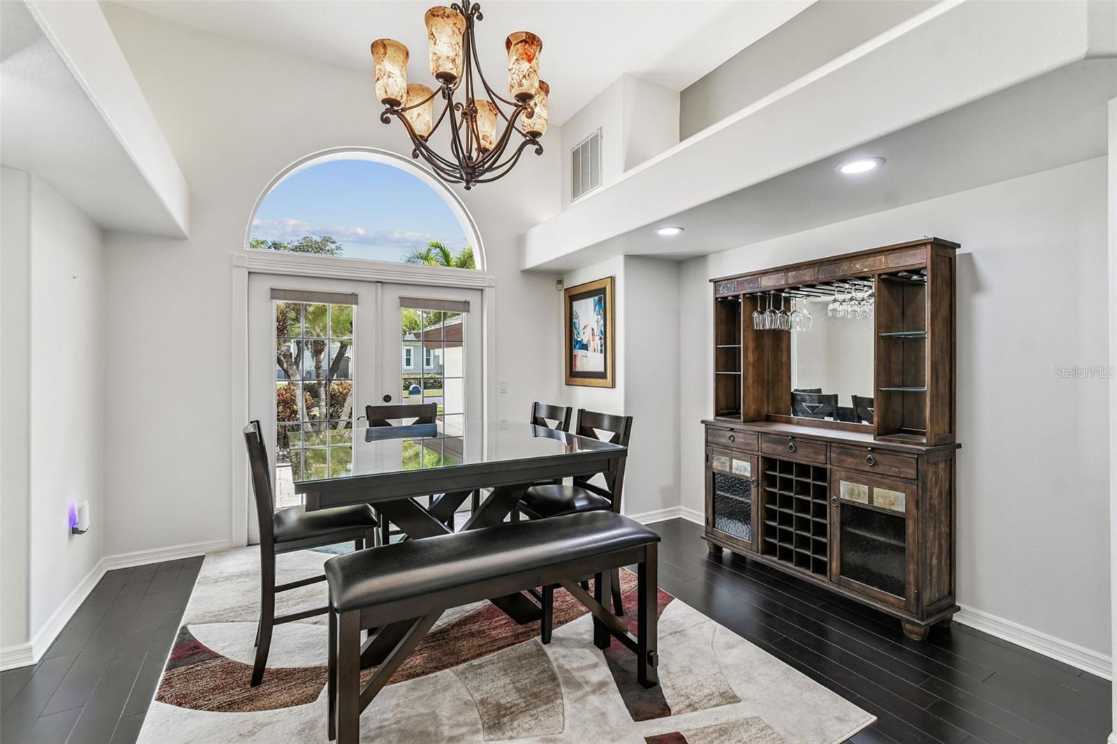 MEYERS COVE - Residential
